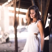 Viktoria W