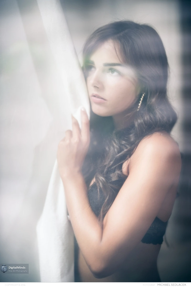 Home Alone with Viktoria 08521