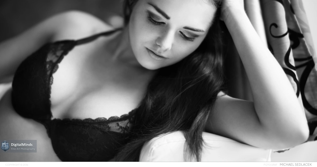 In And Out Of Love with Viktoria 08122