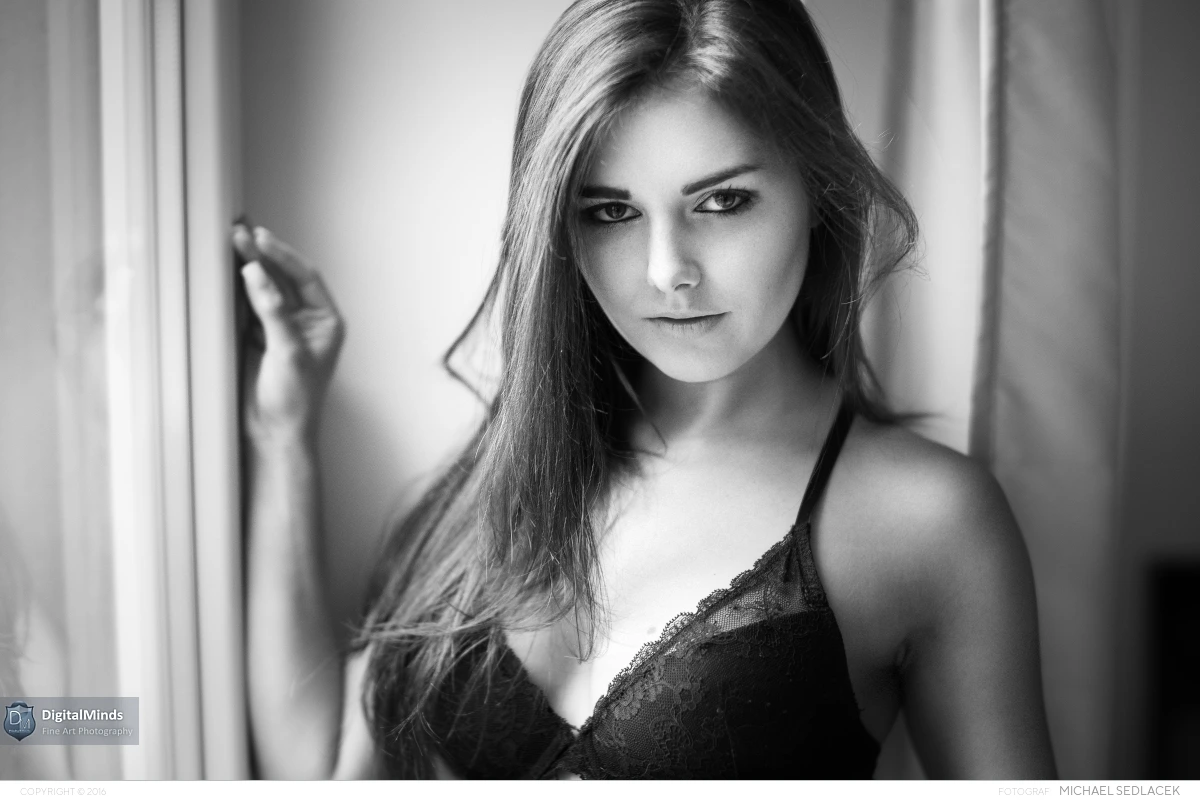 In And Out Of Love with Viktoria 08137