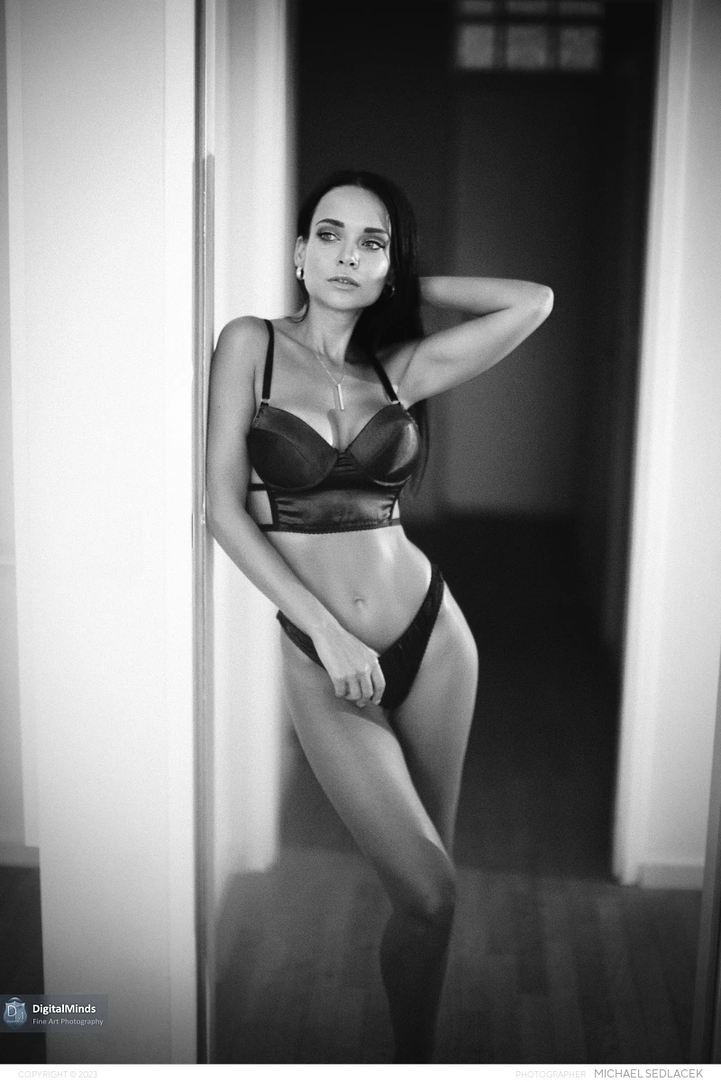 Just Feel Good with Angelina 07329
