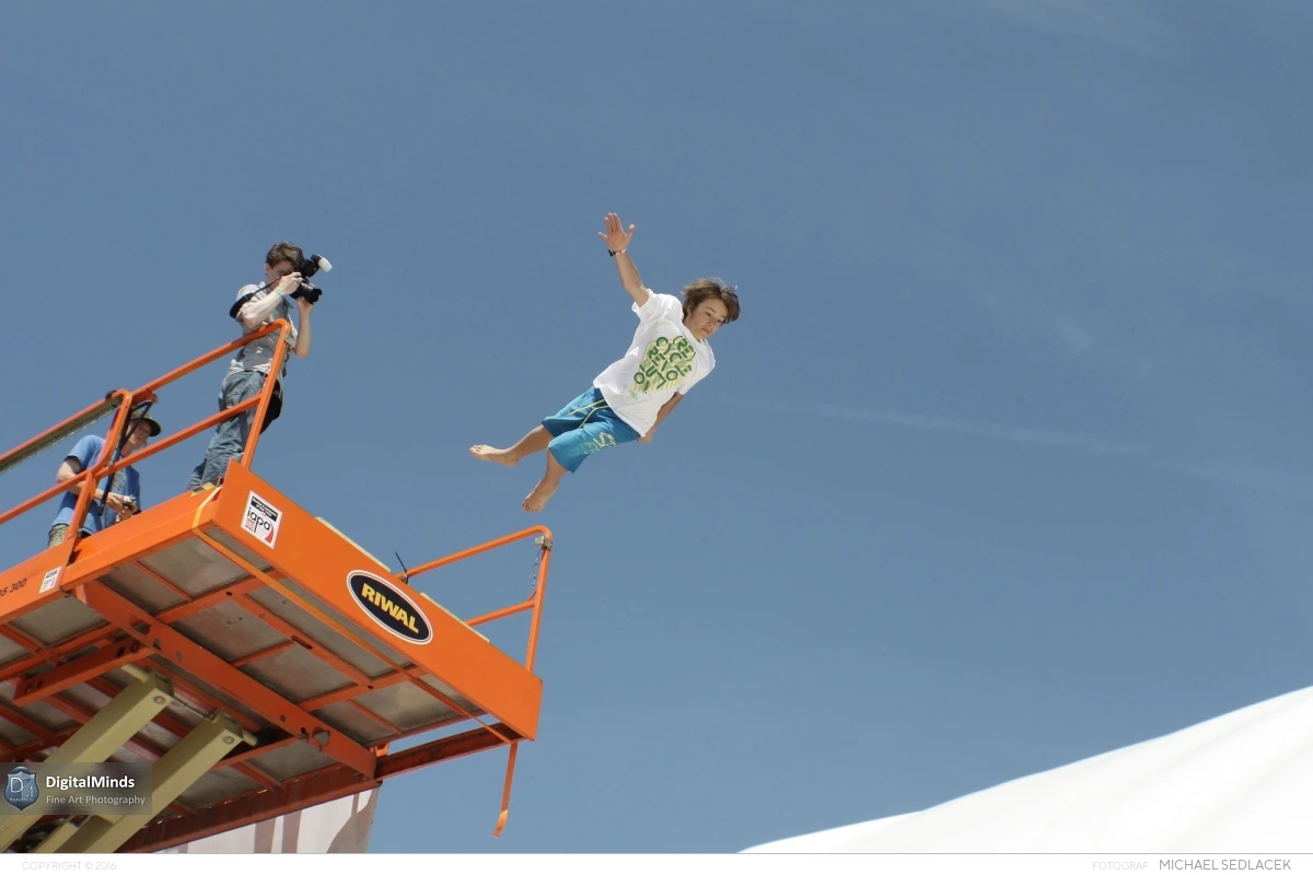 Jumping All Over The World 8797