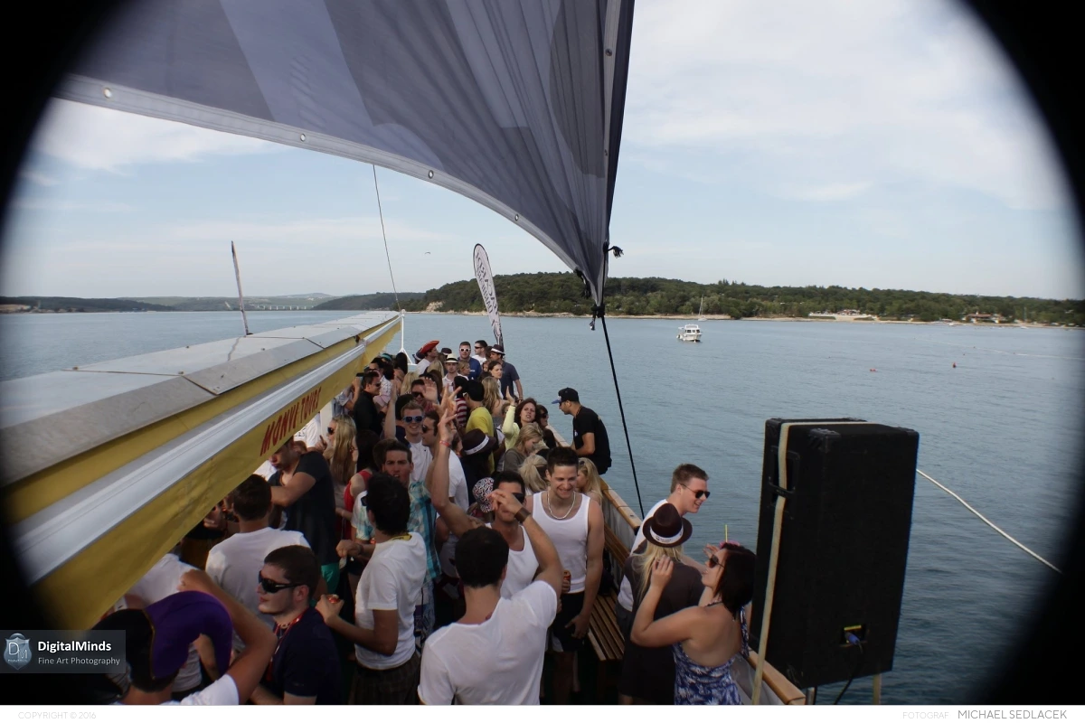 Partyschiff - Samstag Teil 1 9905