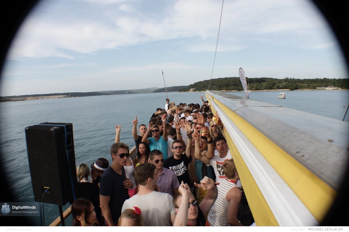 Partyschiff - Samstag Teil 1 9910