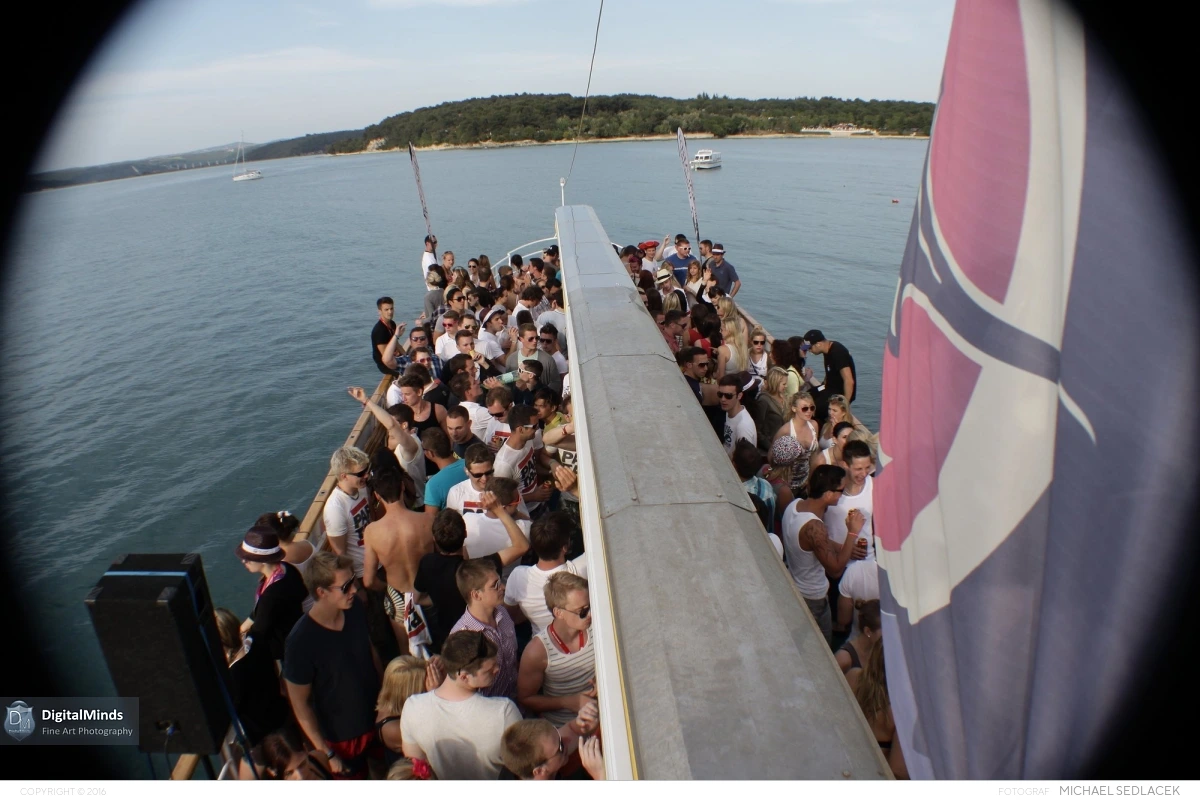 Partyschiff - Samstag Teil 1 9914