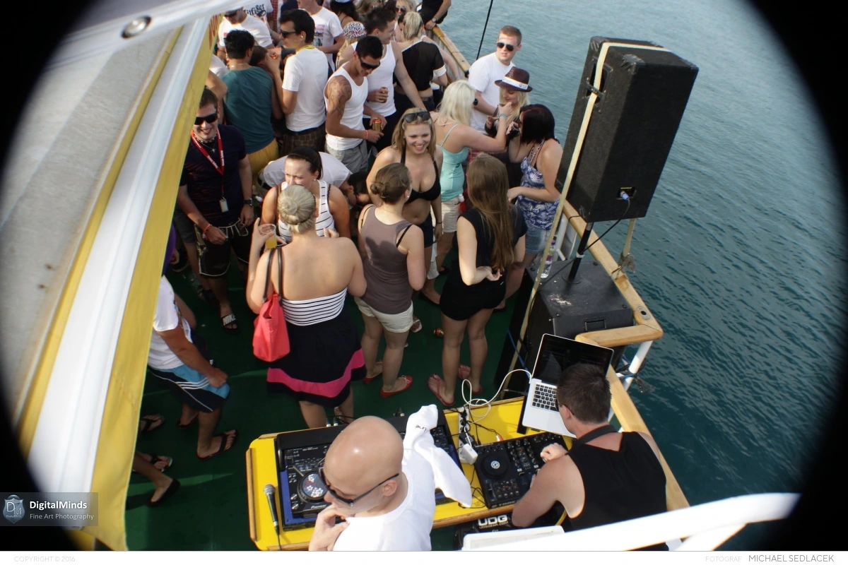 Partyschiff - Samstag Teil 1 9927