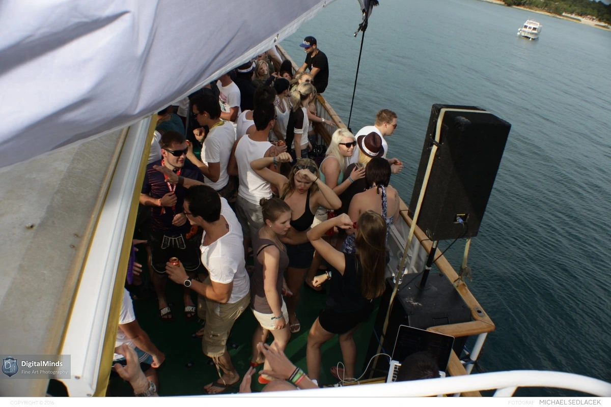 Partyschiff - Samstag Teil 2 9920