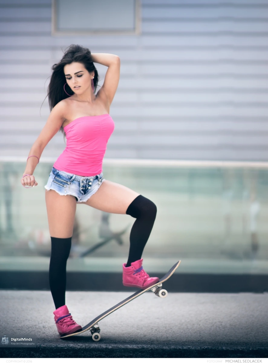 Skater Girl with Viktoria 06283