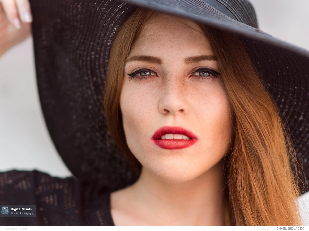 Stefanie M 06243