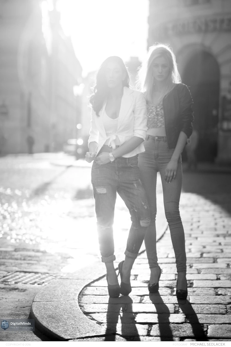 Sunny Summertimes with Anna Maria and Ivii 03901