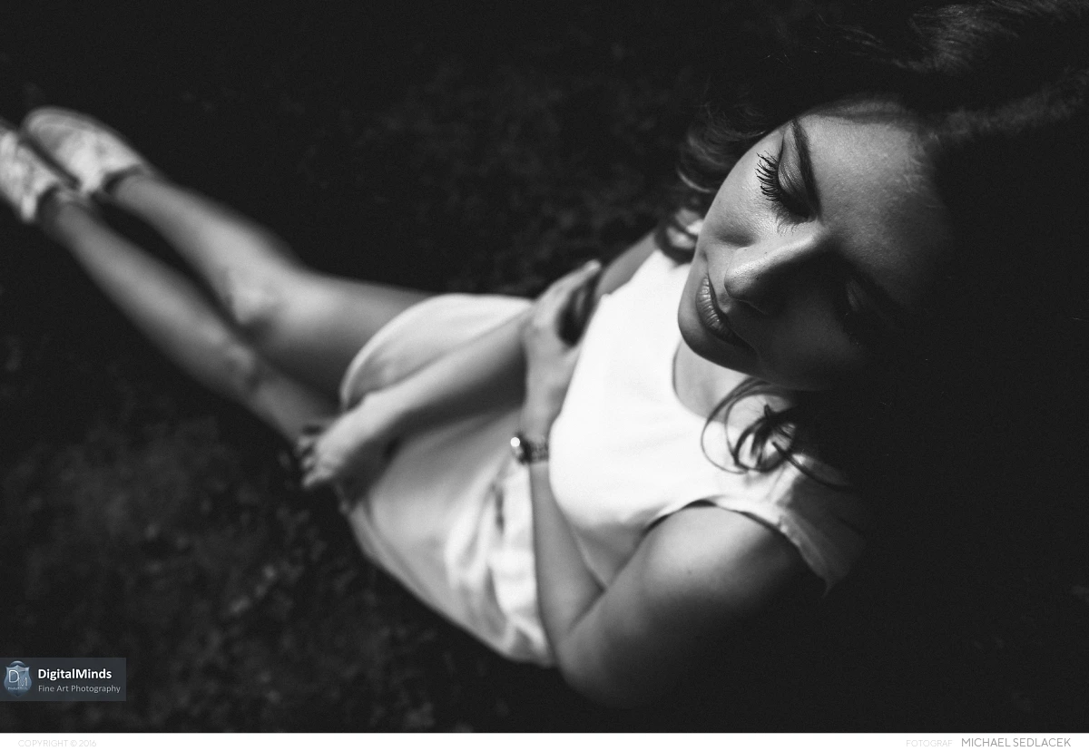 Into the Sunlight with Amina 06200