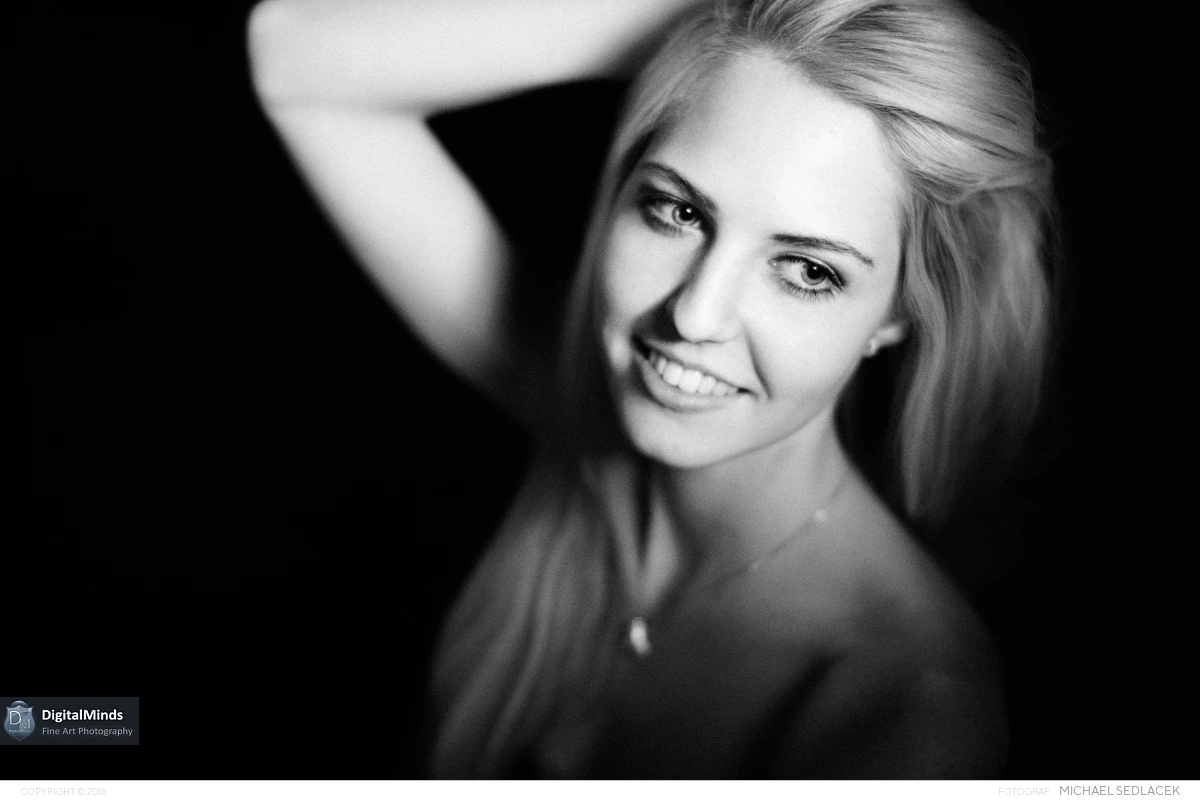 Strictly Black and White with Beatrice 01693
