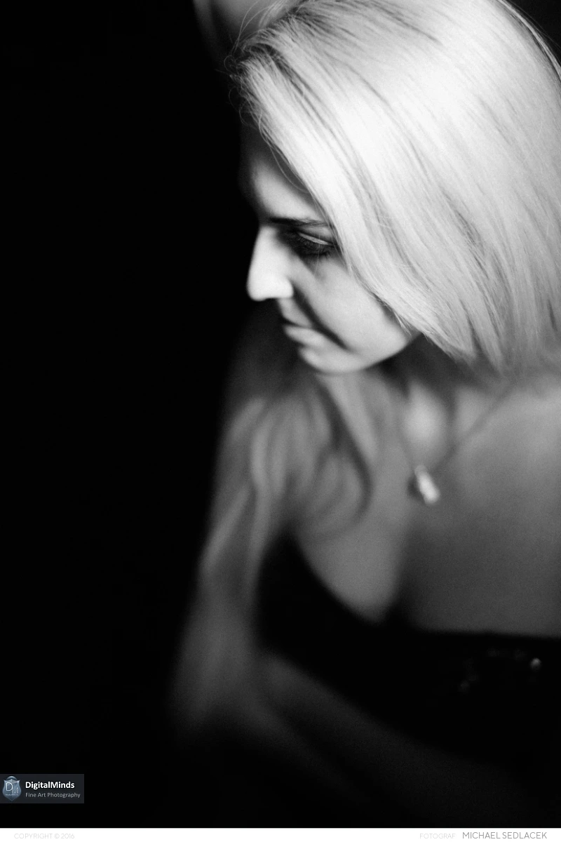 Strictly Black and White with Beatrice 01691