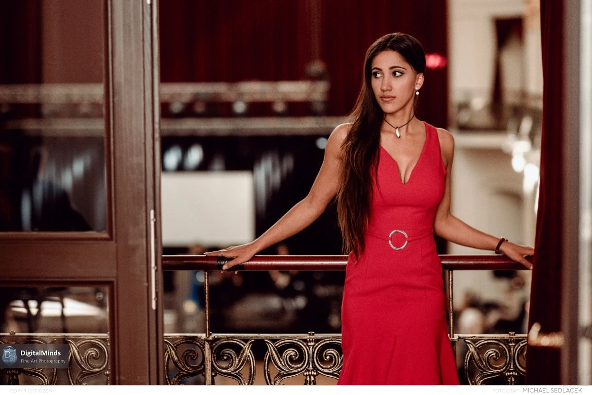 Lady in Red with Alyssandra 01