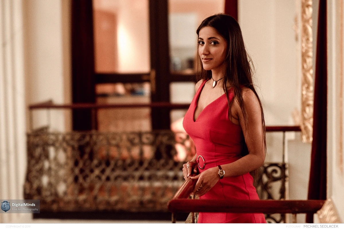 Lady in Red with Alyssandra 04