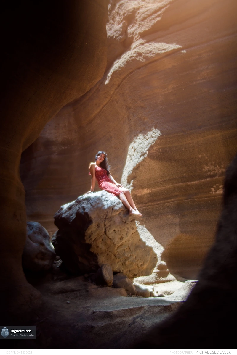Lightfull Caves with Siani 02