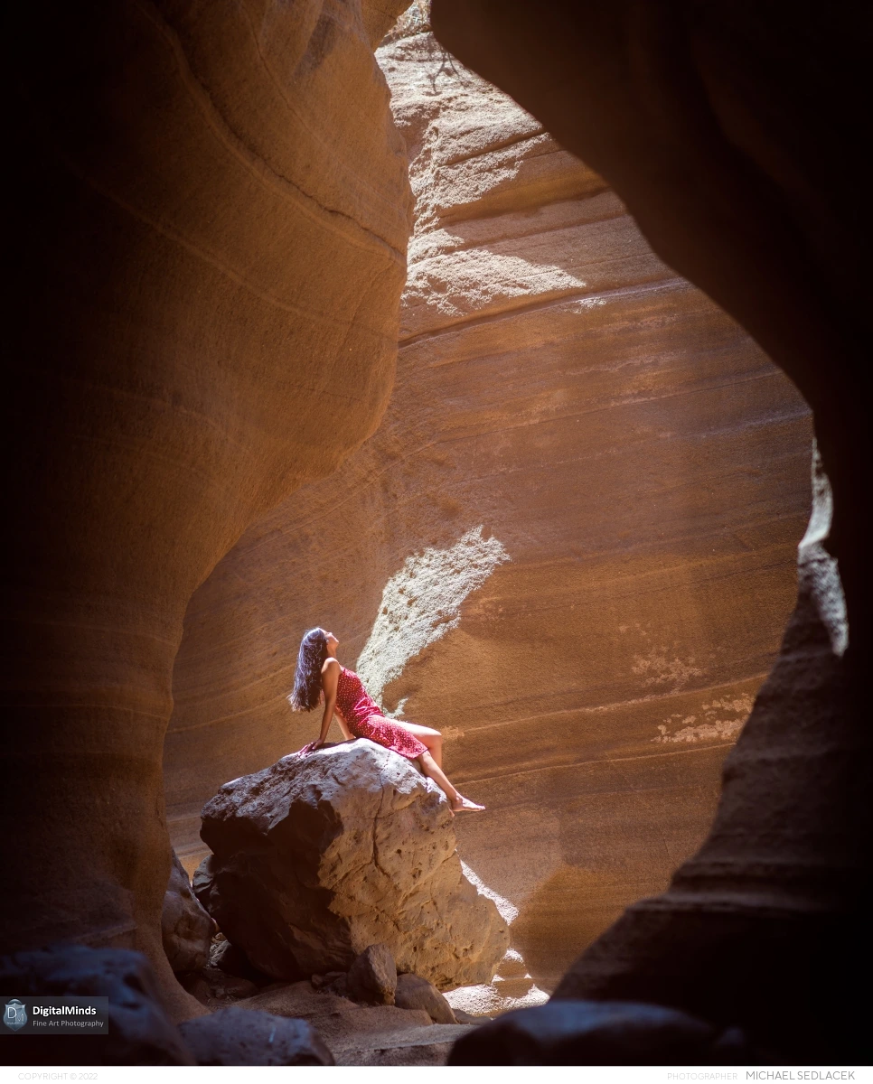 Lightfull Caves with Siani 06