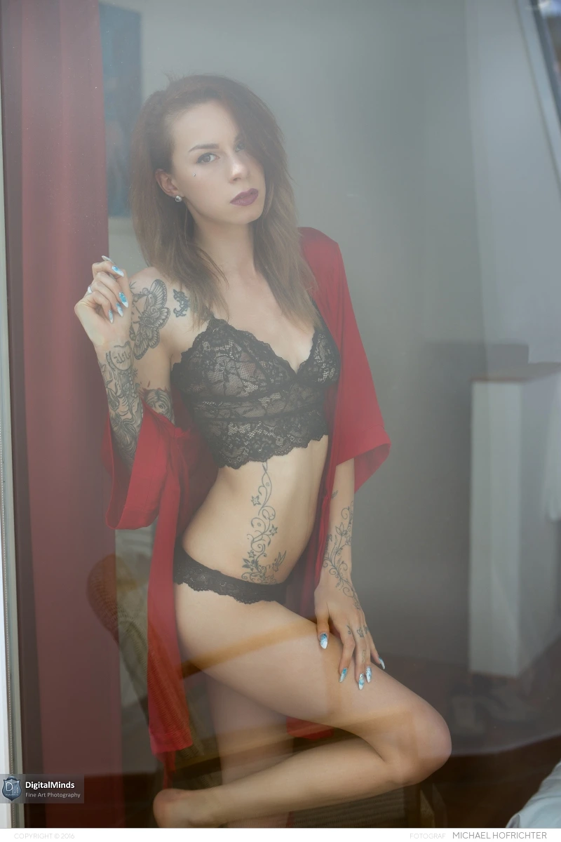 Sarah Precious Stone 01843