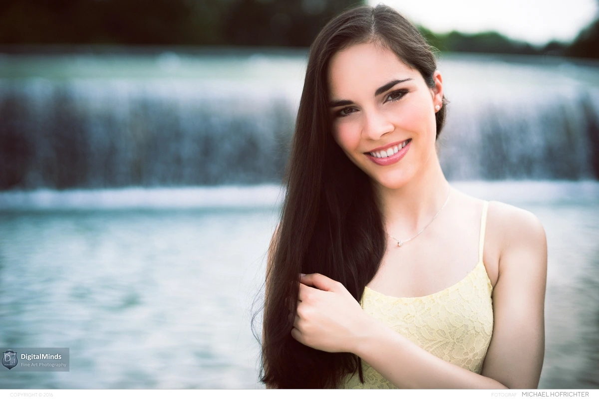 Sarah G 00825